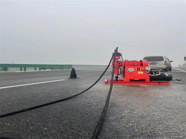 三都马路路基路面开裂下沉注浆加固灌浆