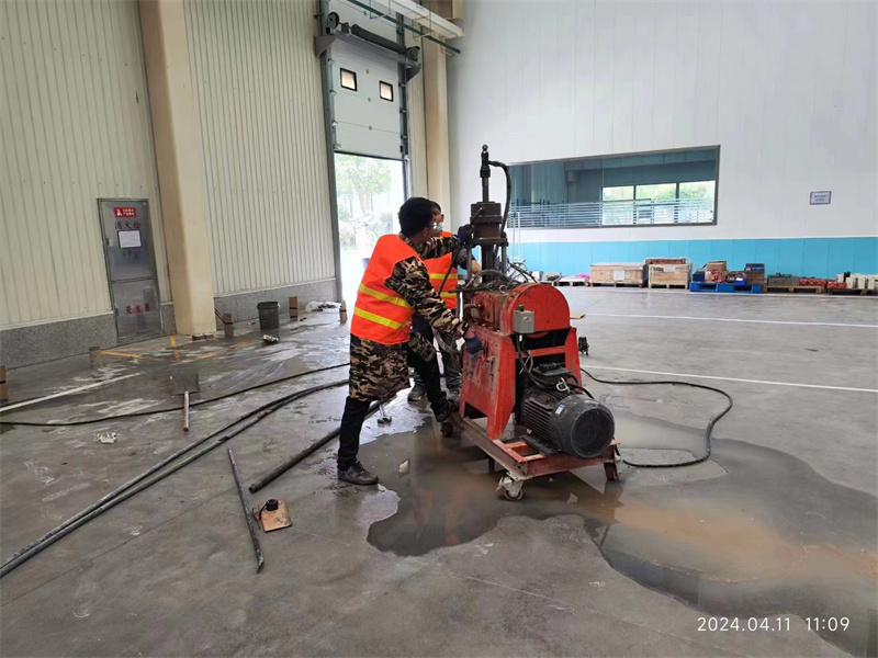 三都厂房地面下沉塌陷注浆加固施工